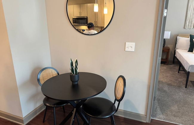 Ebony Ivory Midtown King Bed - Foto 7