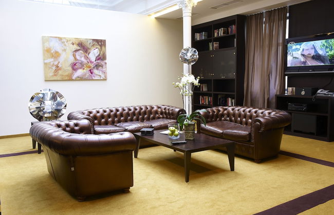 MyPlace Premium Apartments - Photo 3