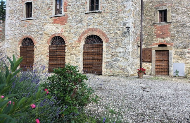 Cottage With Swimming Pool - Photo 30