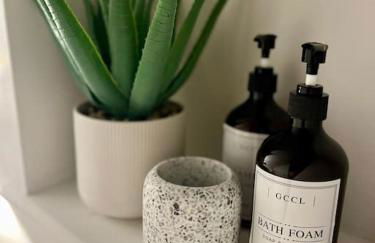 Corner House- hot tub and outdoor fireplace - Foto 23