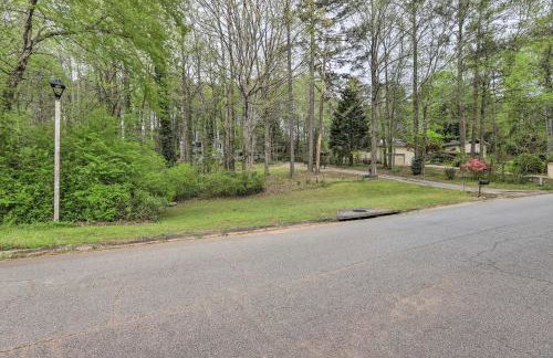 Riverdale Studio about 18 Mi to Downtown Atlanta! - Photo 25