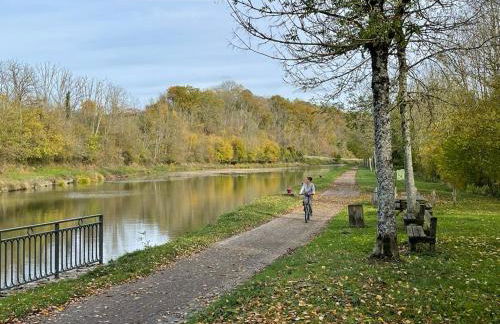 Charmante maison bourguignonne avec grand jardin et parking - Foto 36