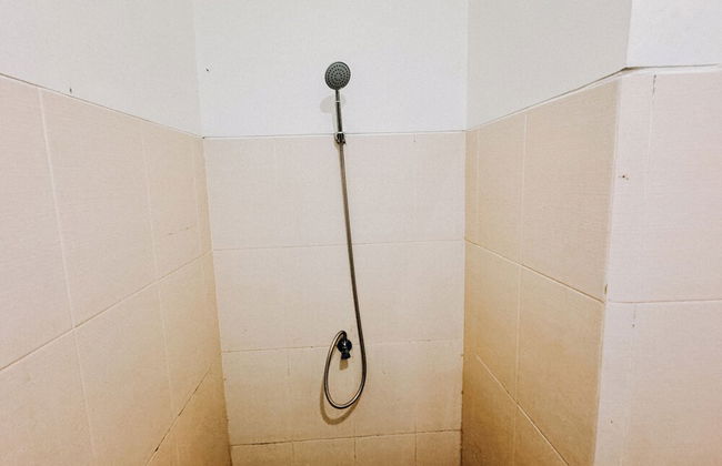 Warm And Tidy Studio At Bale Hinggil Apartment - Foto 11