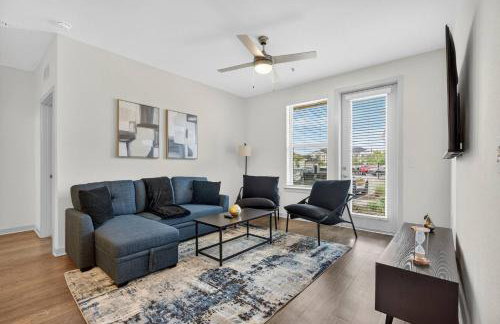 Nice 2 BR Apt|King Bed|Pool |Gym|Clse 2 Beach/Mayo - Foto 2