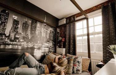 Shoreditch Cinema & Sauna retreat- 2BDR House with Garden & Games Room - Sleeps 6 - Photo 21