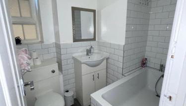 3 Bed Flat - Sleeps 6 - Parking - Wifi - Foto 2