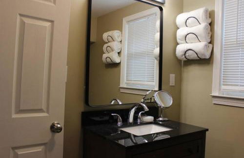 Pet Friendly Milford Beachfront Home - Foto 32