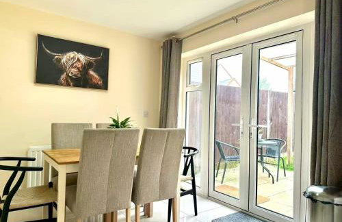 Charming 3 bedroomed House in Bicester sleeps 6 - Foto 7