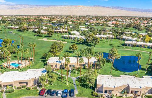 Midnights at the Oasis - Foto 33