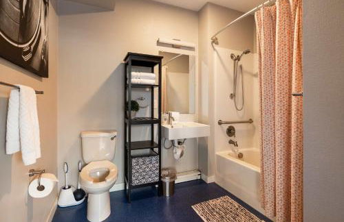 Stay Portland - Bright Studio Apartment - Food Carts & Local Shops - Photo 12