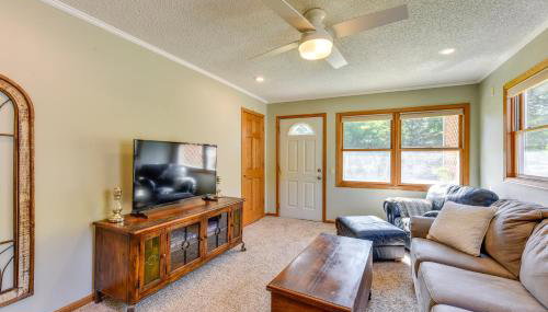 Dog-Friendly Watertown Vacation Rental with Deck - Foto 5