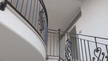 GOLD HOUSE - Photo 3