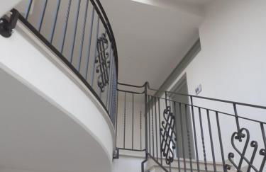 GOLD HOUSE - Photo 3