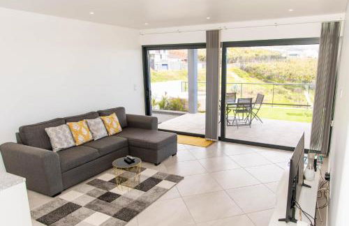 House - sleeps 3 free parking garden & jacuzzi - Foto 14