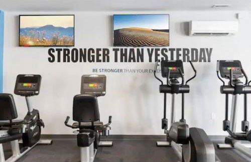 XL Studio - Stylish Studio with Rooftop Pool - Foto 50