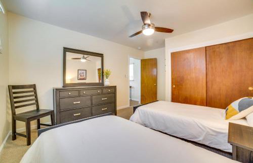 Relax Fireside! Tahoe Area Home 28 Mi to Slopes - Foto 21