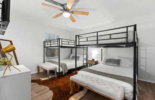 Timeless-Texas-Inn - Heated Pool Oasis & Lux Vibe - Foto 33