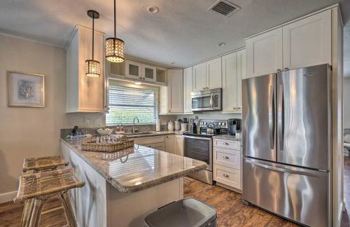 Naples Oasis with Screened Pool, Bike to Beach! - Foto 9