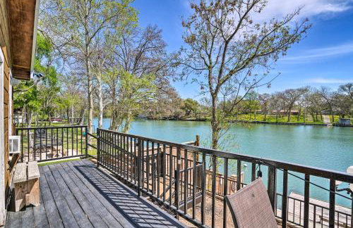 Guadalupe Riverfront Studio w/ Private Balcony - Foto 1