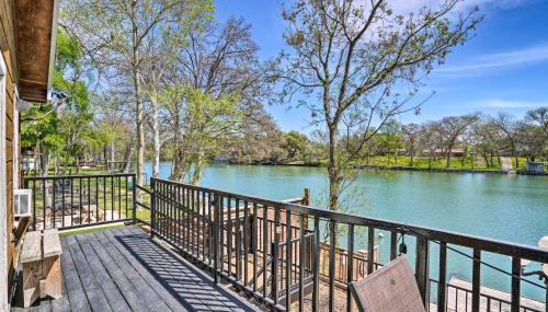Guadalupe Riverfront Studio w/ Private Balcony - Foto 1
