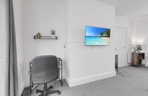 3 Bedroom House with Free Parking - Foto 6