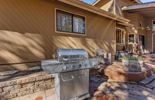 Sensational Burning Tree 4 bed 3 bath Retreat in the Country Club - Photo 35