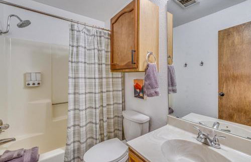 Hike, Golf & Explore: Ruidoso Retreat w/ Deck! - Foto 18
