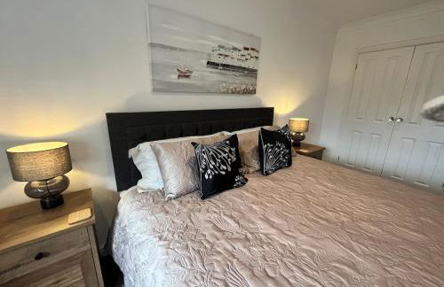 Spacious modern three Bedroom Bungalow ample parking - Foto 42