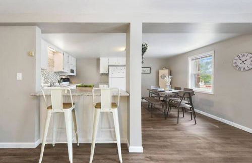 The Bumble Bee Hive 7-Bedroom House w/ Hot Tub - Foto 44