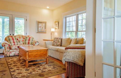 Chesapeake Waterfront - 7BR 5BA - Beach Pool Dock - Foto 8