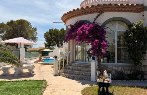 Amarella Costa Dorada - Alojamientos privados en villa mediterránea con amplia piscina y zonas BBQ - Foto 2