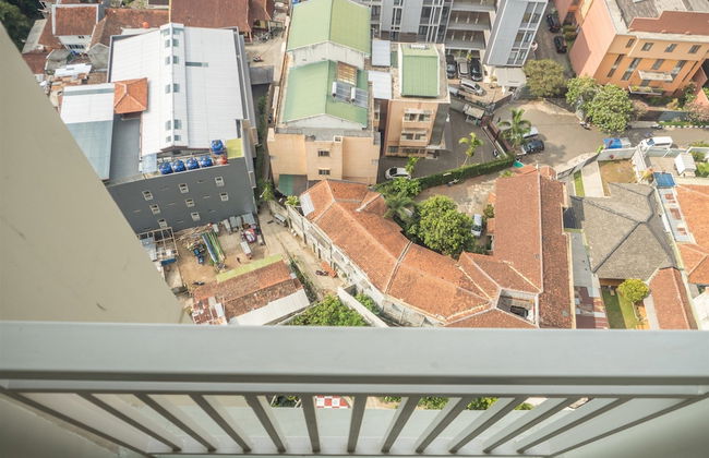 Compact 2BR with Sofa Bed at Parahyangan Residence - Foto 20