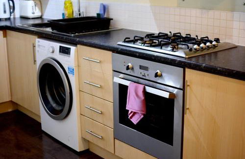 Family home close to Shrewsbury Town centre - Photo 8