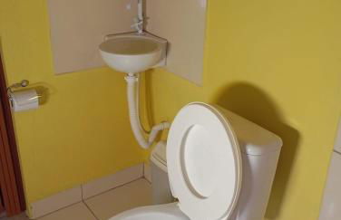 Apto suíte Triplo com Ar e Frigobar - Foto 6