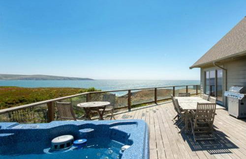 Tide Pool! PERFECT Location! AMAZING views! Short Walk to Beach! Hot Tub!! Game Room!! BBQ!! Fast WiFi!! Dog Friendly! - Foto 2