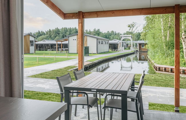 Chalet With Private Jetty - Photo 16