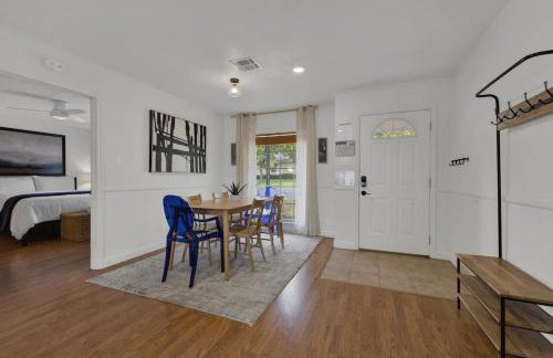 Elegant and Stylish Glenmoor Abode - 5 min to Town - Foto 58