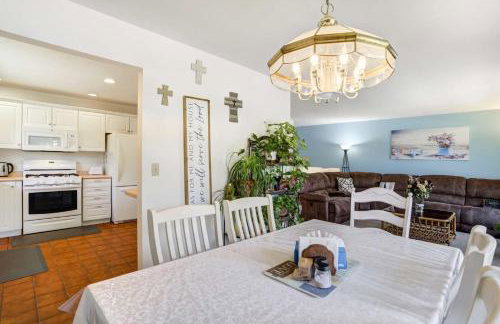 Central 3BR Home Near UCCS & Hospitals | MTR Ready - Foto 10