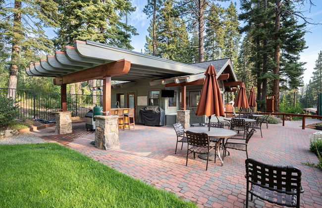 Wolfe by Avantstay 5mins Northstar w Hot Tub Fireplace 2 Private Decks - Photo 37