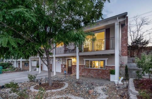 MtnCity Views 4BR Firepit FamilyRetreat NearUNR - Foto 52