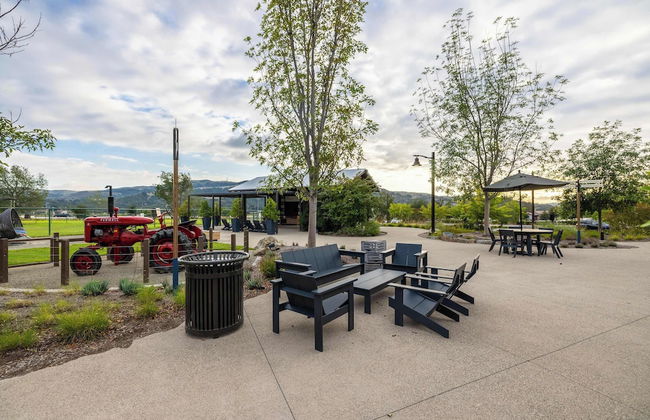 @marbella Lane - Stylish Dream Home in RMV w/ Pool - Photo 53