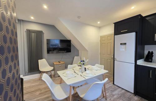 #18 Anfield 5 min walk Sleeps 7 4BR 5Bed 3Bathrms - Photo 68
