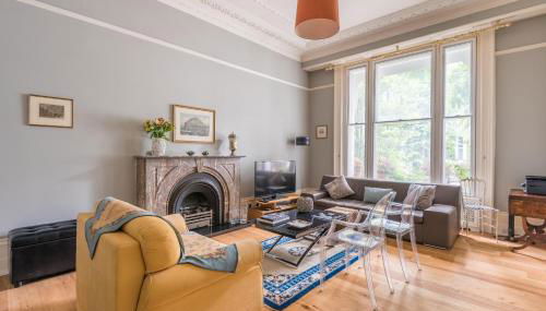 A Grand Passion - Photo 2, Other