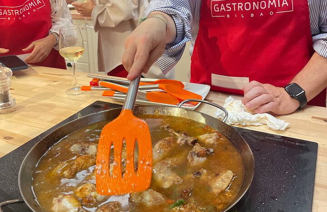 Clase de cocina de paella y queso vasco quemado (en Bilbao) - Foto 11