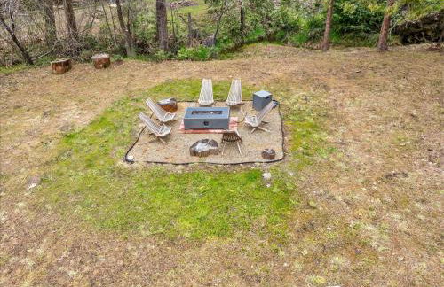 Bass Lake Chalet- A frame with hot tub/firepit - Foto 36