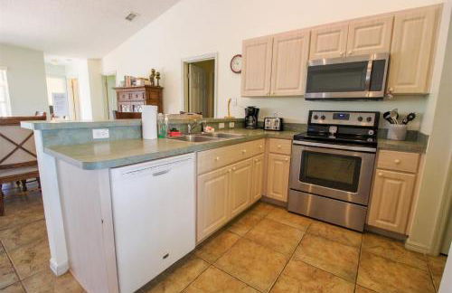 Hernando 4BR-3BA Private Pool Oasis - Photo 7