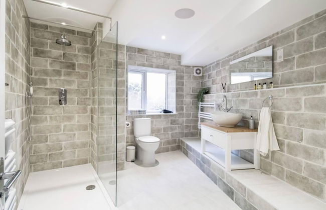 Livestay - 2 Bed Hollywood Movie Themed Apt - Foto 38