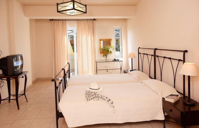 Lambrinos Suites - Photo 6