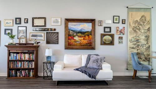 Luxurious Midtown Retreat with Elevator Access - Foto 1