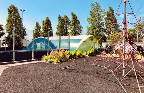 Family Seaside Retreat Private Stay at 5-Star Rockley Holiday Park Poole - Photo 37